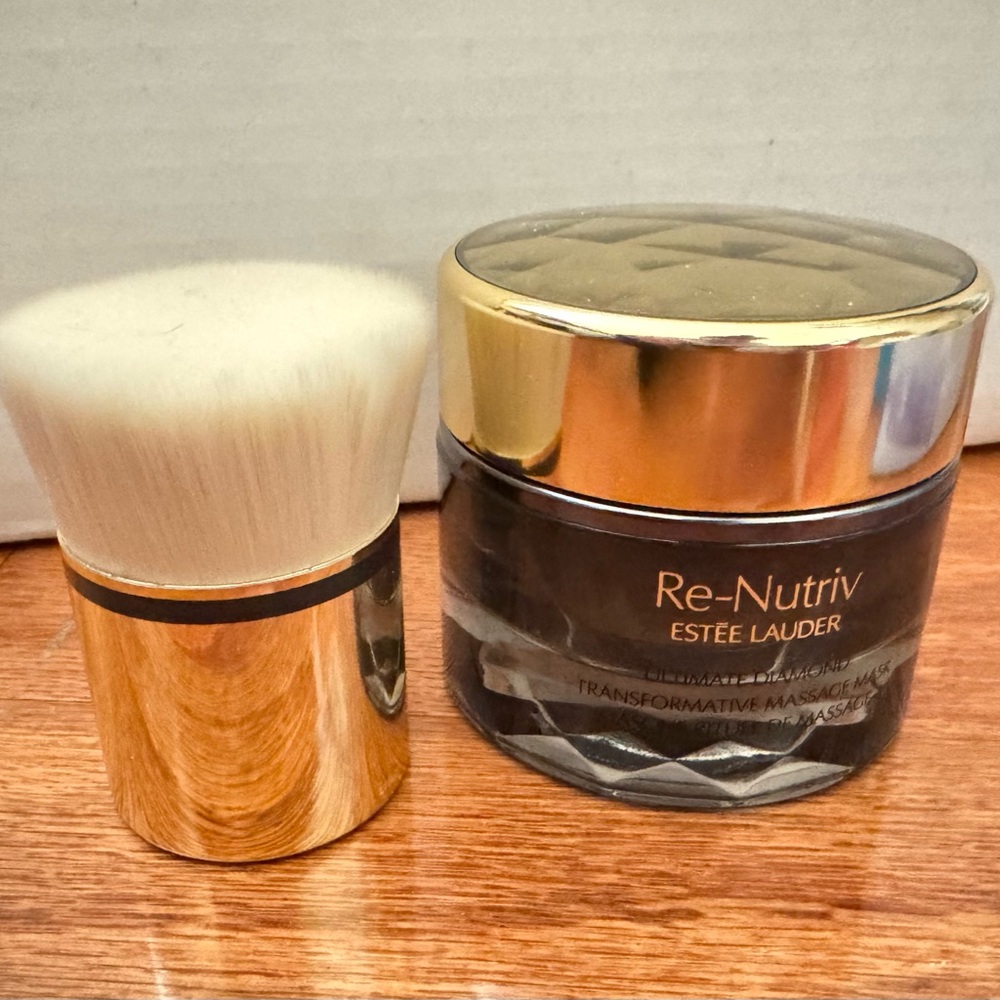 Estée Lauder Re-Nutriv Ultimate Diamond Revitalizing Mask Noir and Brush - Picture 2 of 2